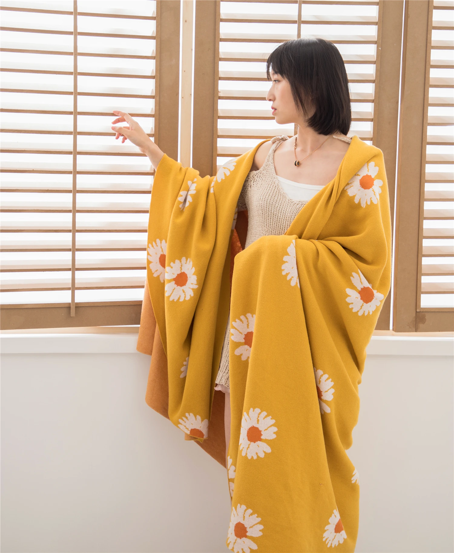 Super Cozy Oeko-tex 100% Cotton Daisy Jacquard Wearable Knitted Throw Blanket For Home Office Picnic BDL manufacture