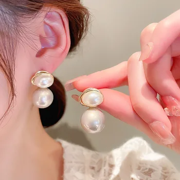 Silver Needle Baroque Elliptical Pearl High grade Gentle Temperament Luxury Wholesale Girl Stud earrings for woman