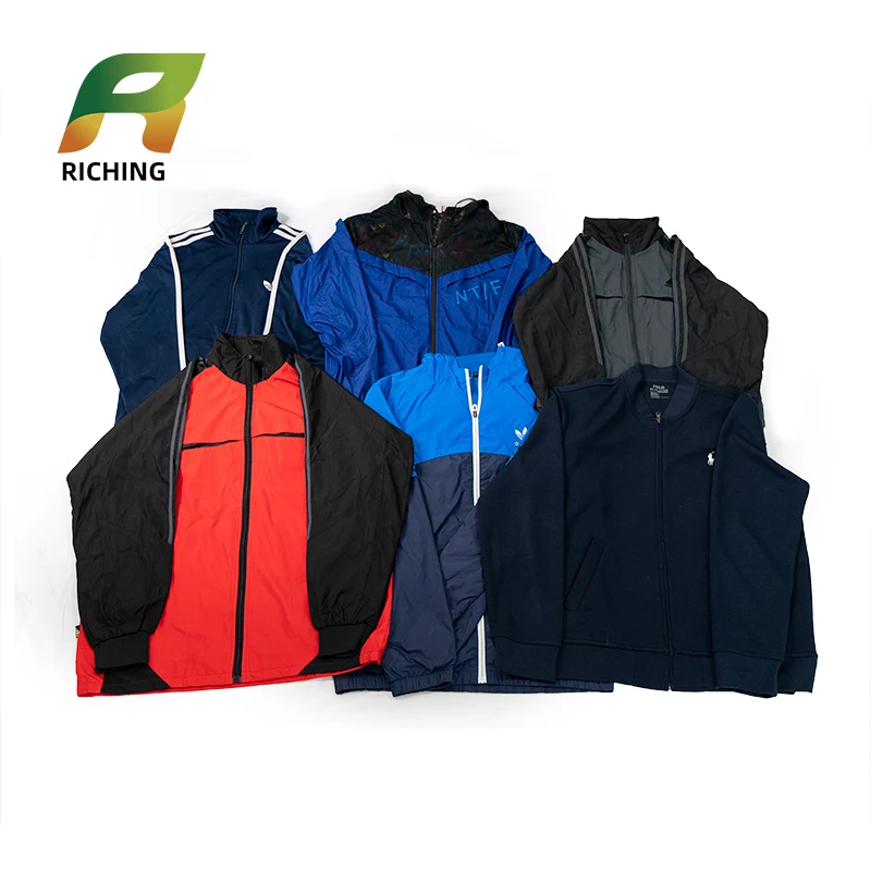 Contenedores importados Ropa usada 50kg en fardos Paquete Cuero Otoño  Adultos Niños Marca Ropa de segunda mano