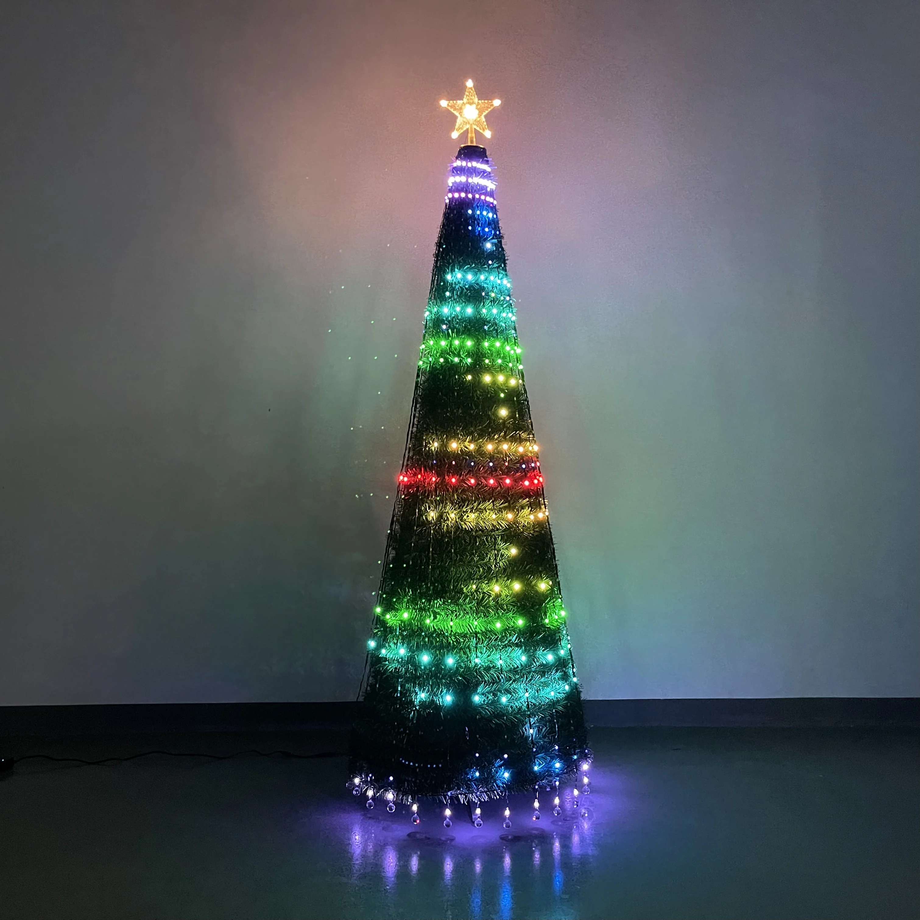 Smart  Led Christmas Tree  with Color Changing Led Lights for Christmas Decoration
