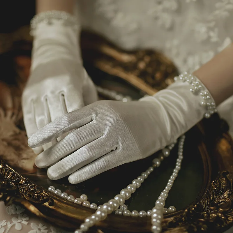 wrist length lace gloves