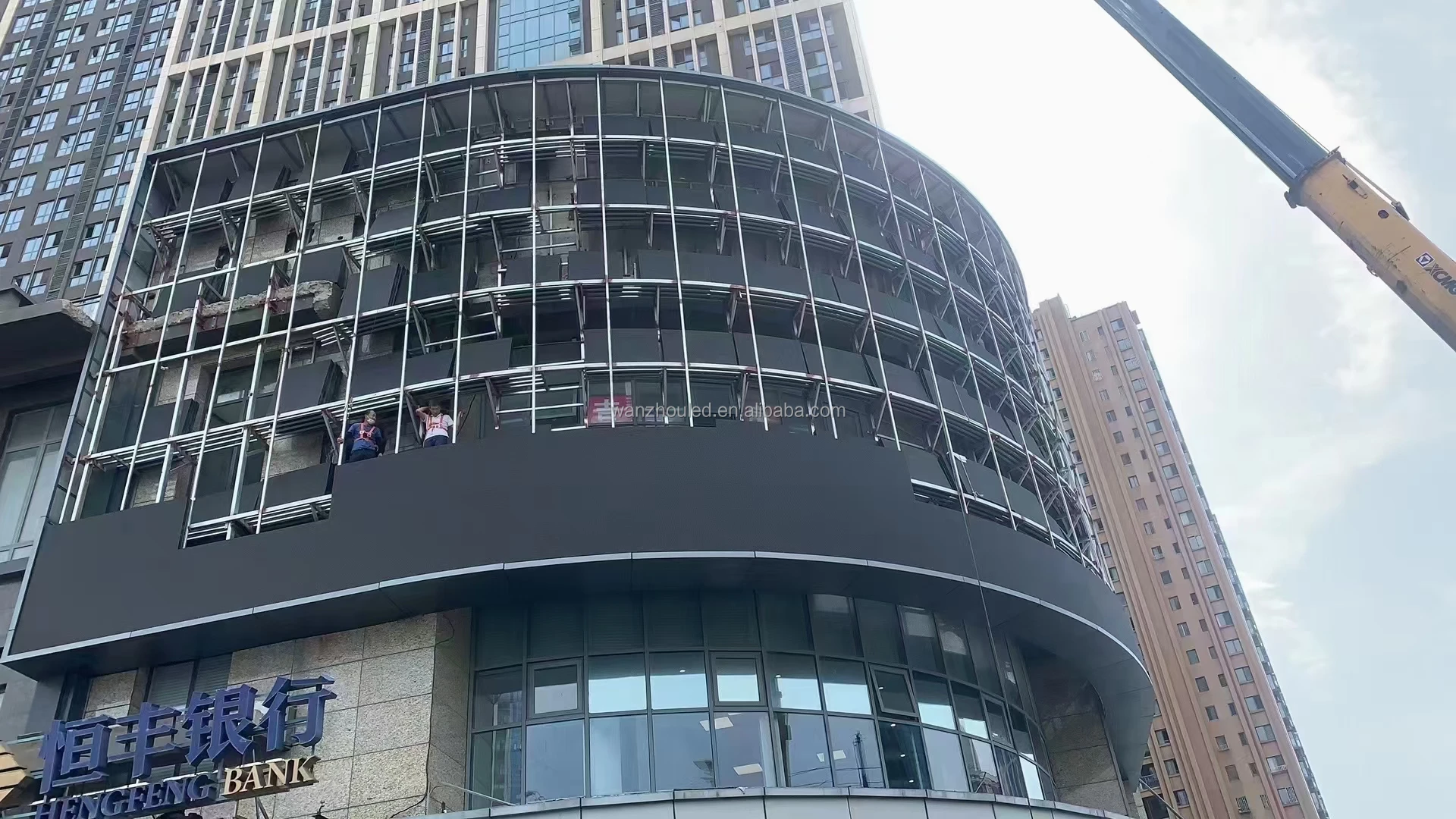 Good Price P10 LED Display Screen for Advertising Building Stage Video Wall Board Pantalla LED P5 3D Curve Screen Panel