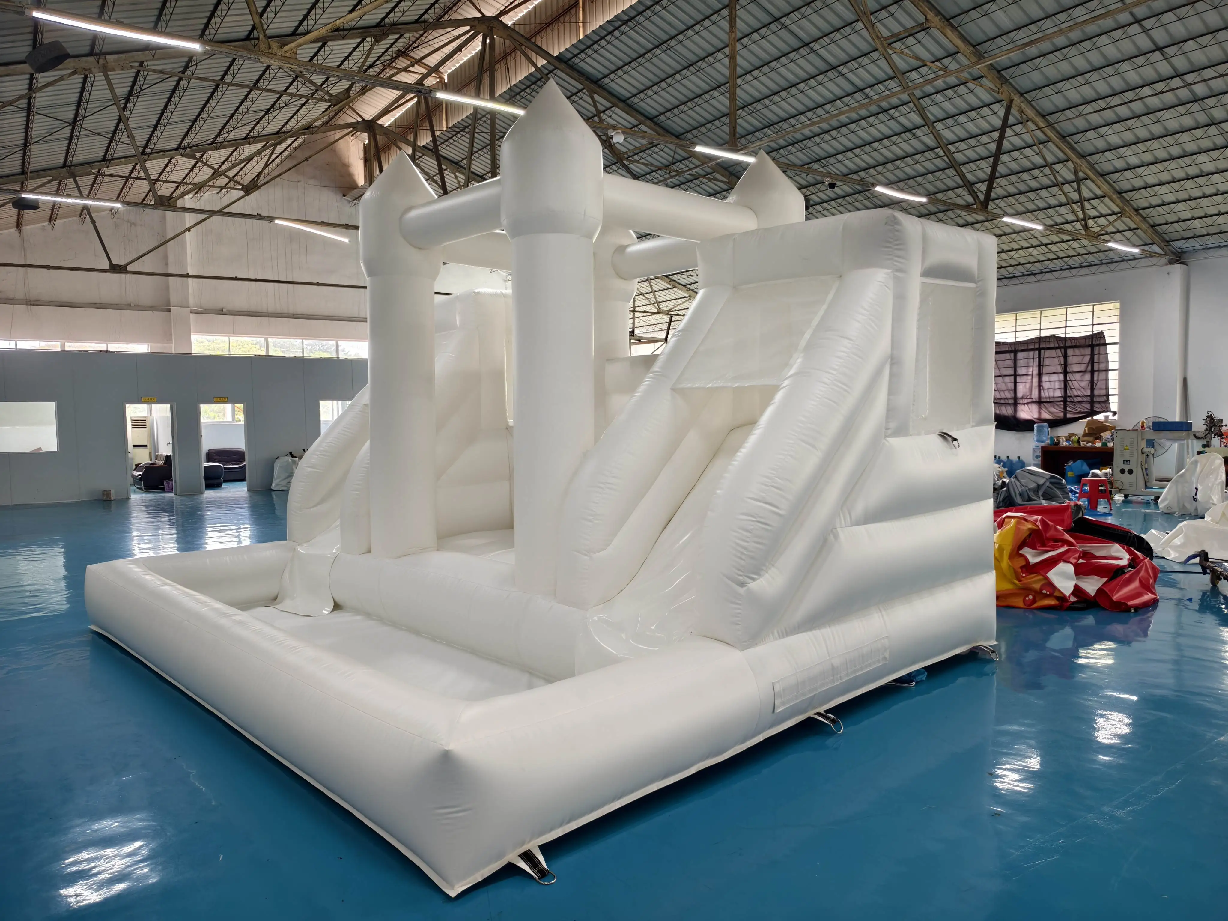 Custom size Commercial combo white bounce house with slide and bouncy castles inflatable bouncer amusement equipment