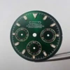 Verde con marcadores dorados