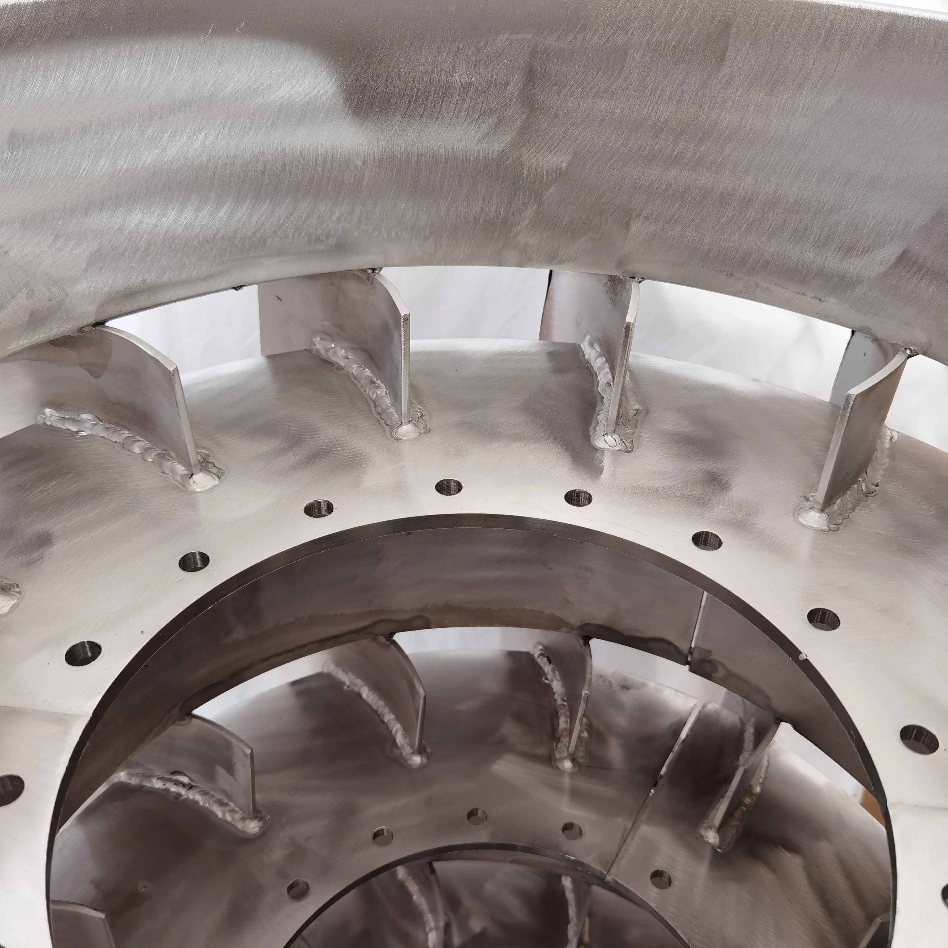 Curved Blade Disc Closure Turbine Agitator for Gas Handling