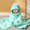 petit éléphant aux yeux verts