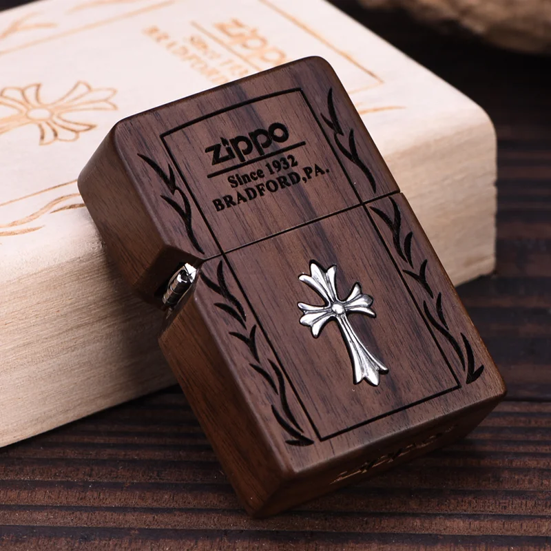 Zippo оригинал. Зажигалка зиппо оригинал. Зиппо Библия. Зажигалка зиппо с крестом оригинал. Zippo из дерева.