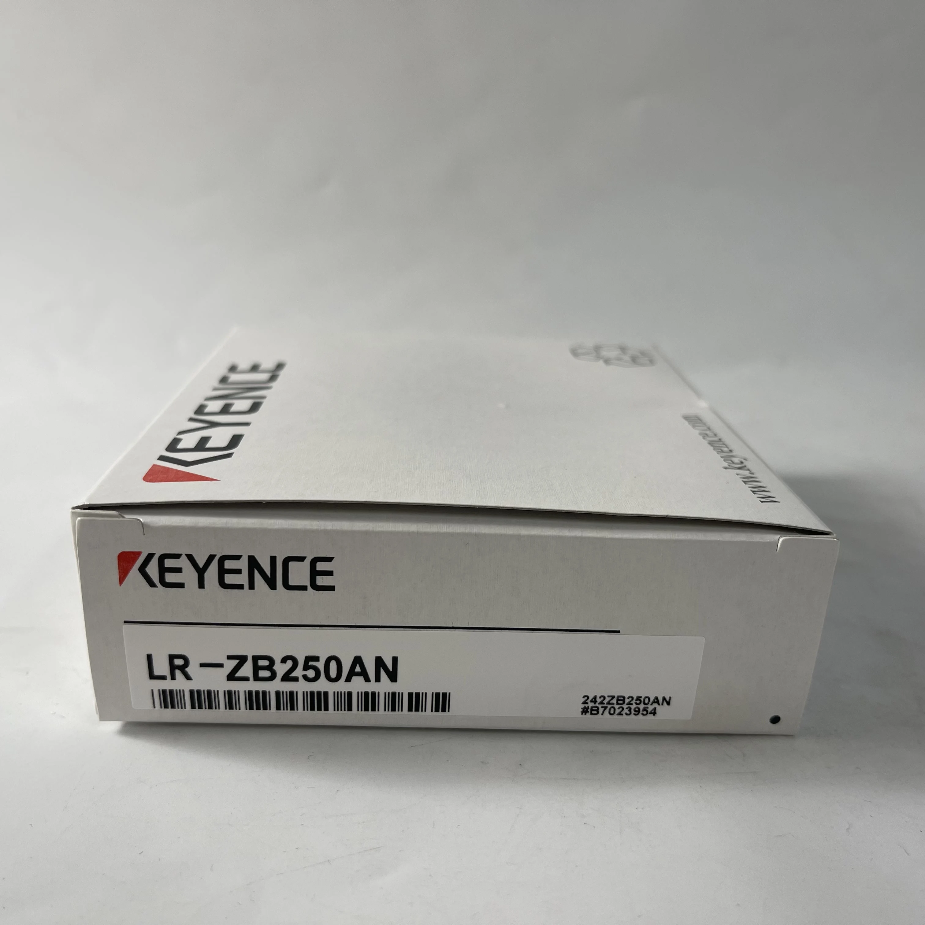 KEYENCE Laser Sensor LR-ZB250AN KEYENCE Laser Sensor LR-ZB250AN