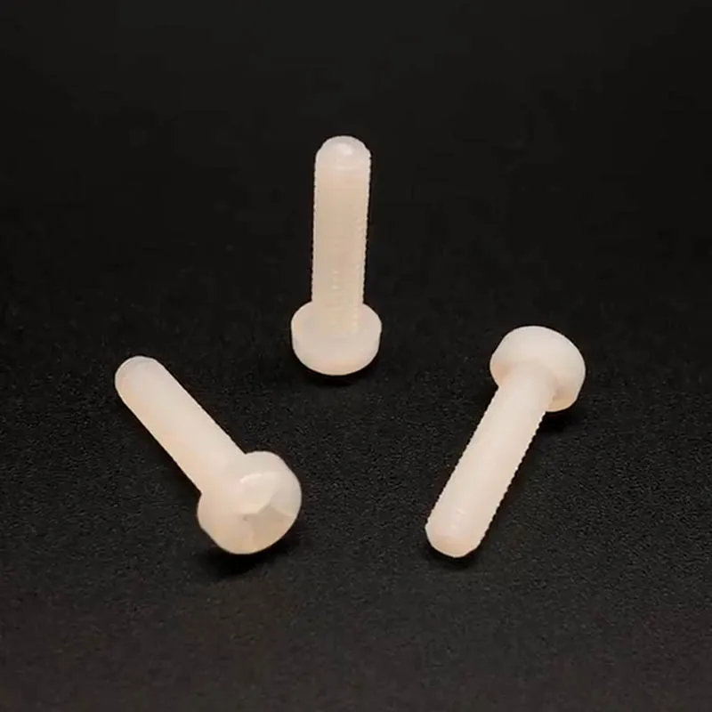 plastci screw-4.jpg