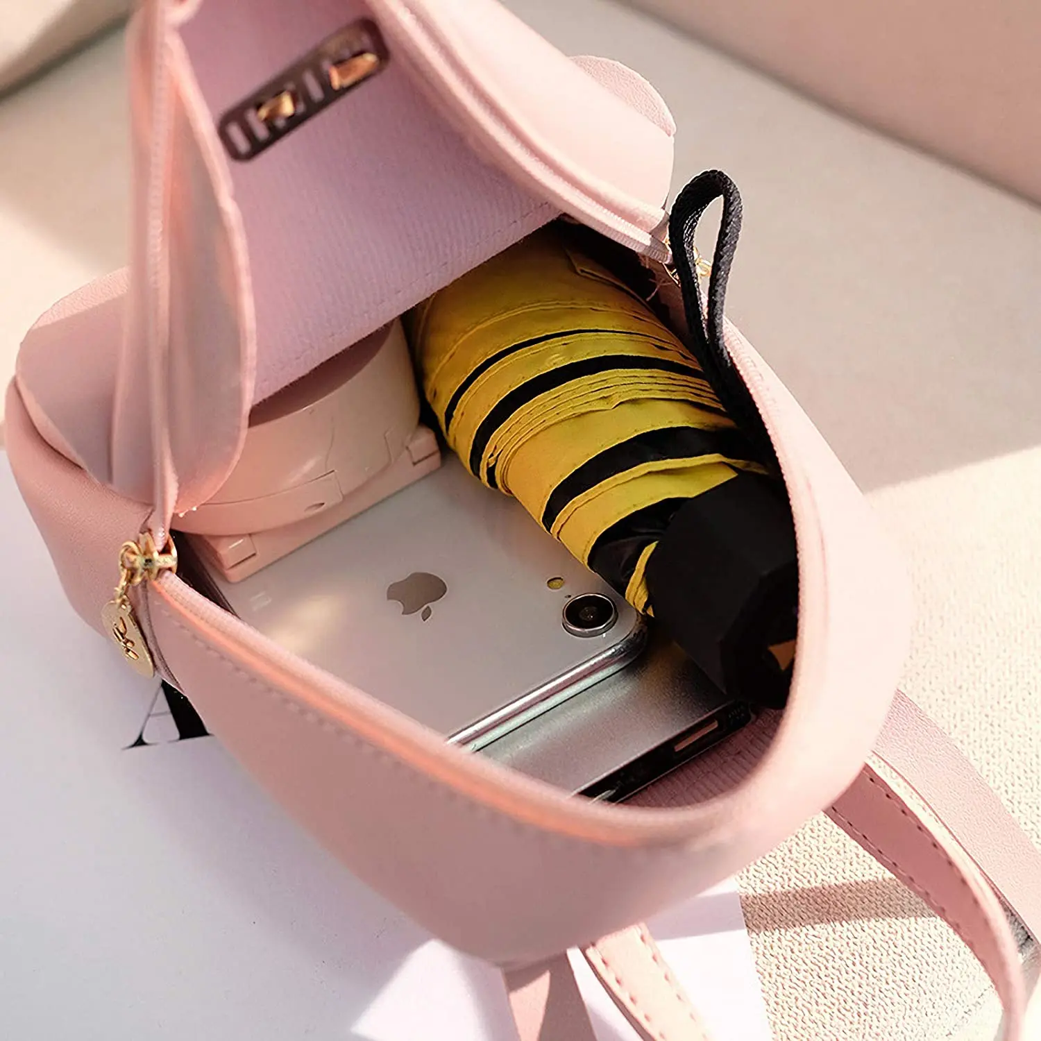 Wholesale Hot Sale Lightweight Shoulder Pouch Travel Cute Mini Shoulder Bag  Women Small Cell Phone Purse Backpack From m.