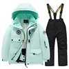 Giacca verde + pantaloni neri