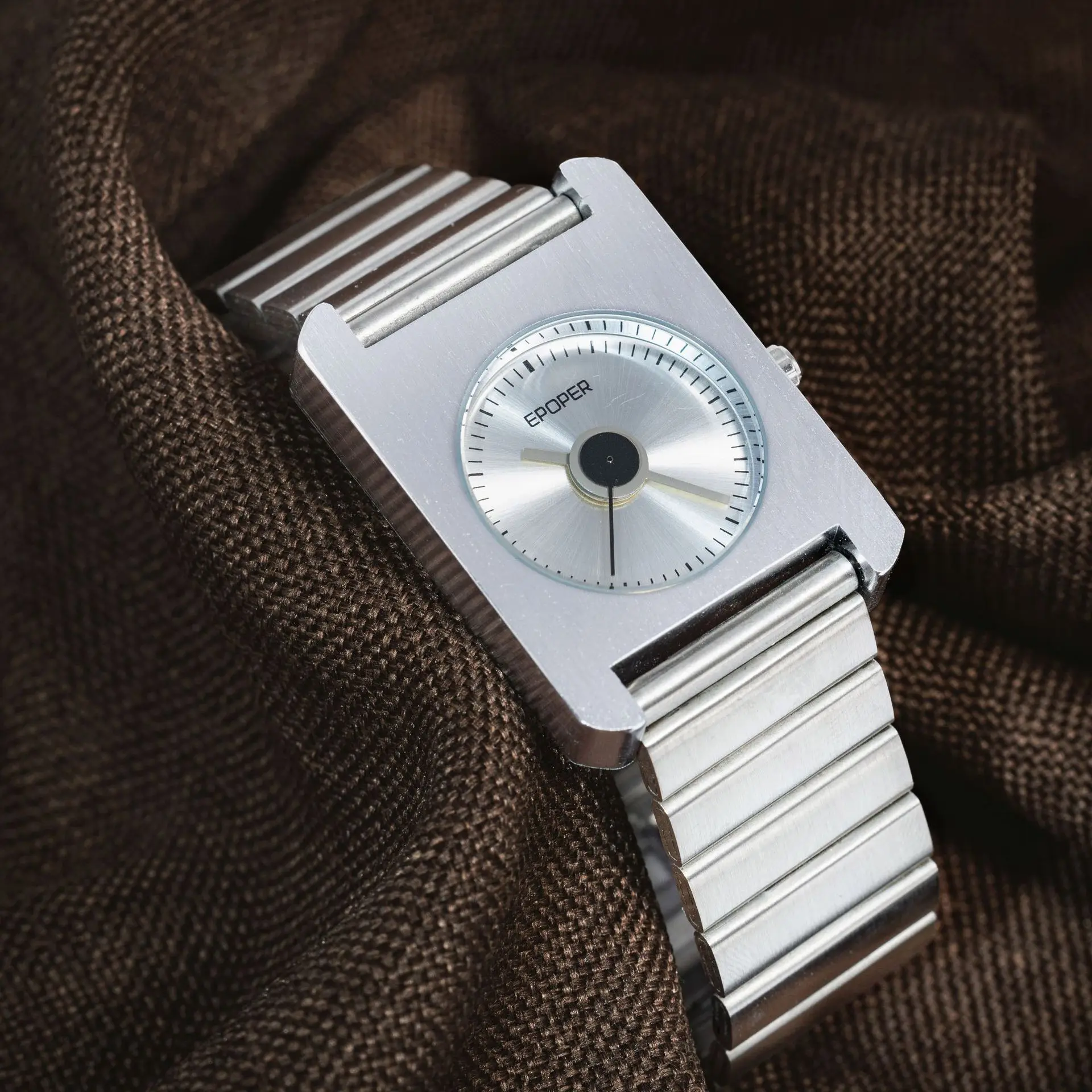 Vintage Quartz Women's Watch OM-394076