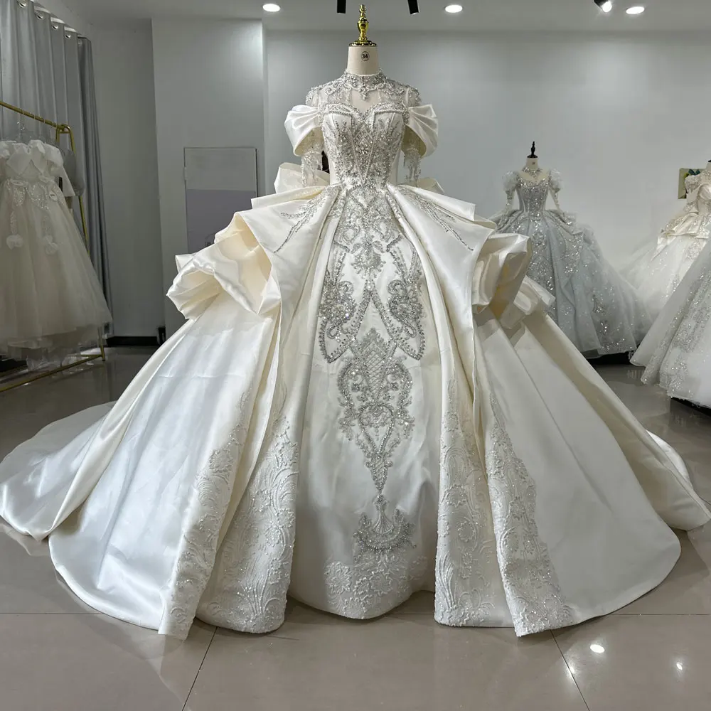 Elegant Satin Wedding Dress Pearl Diamond Bridal Ball Gowns Embroidery  Wedding Gown for Women Xs053