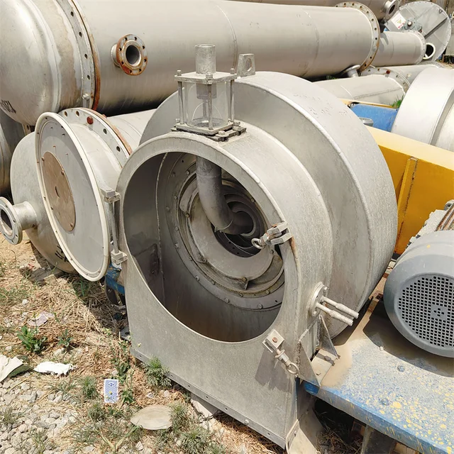 The spiral centrifuge is used for solid-liquid separation of fine chemical products.