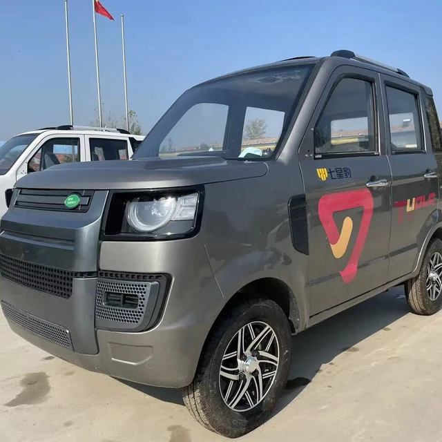 Small MINI Electric Car for Sale LED Camera Fabric Sedan 4 Wheel Electric Car Dark Multi-function Automatic Sunroof Left