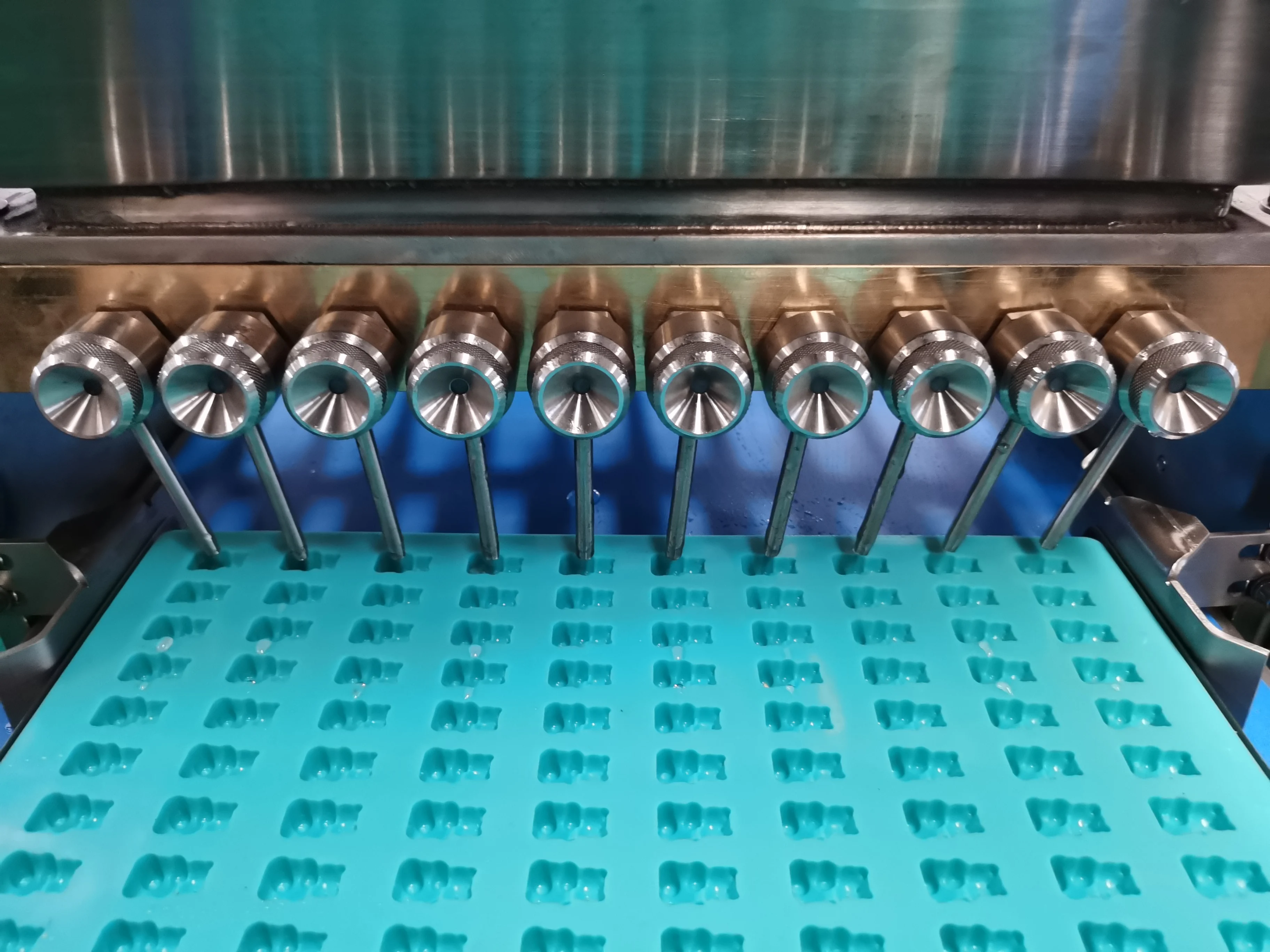 LST Mini Gummy Bears Making Machine - Efficient & Durable