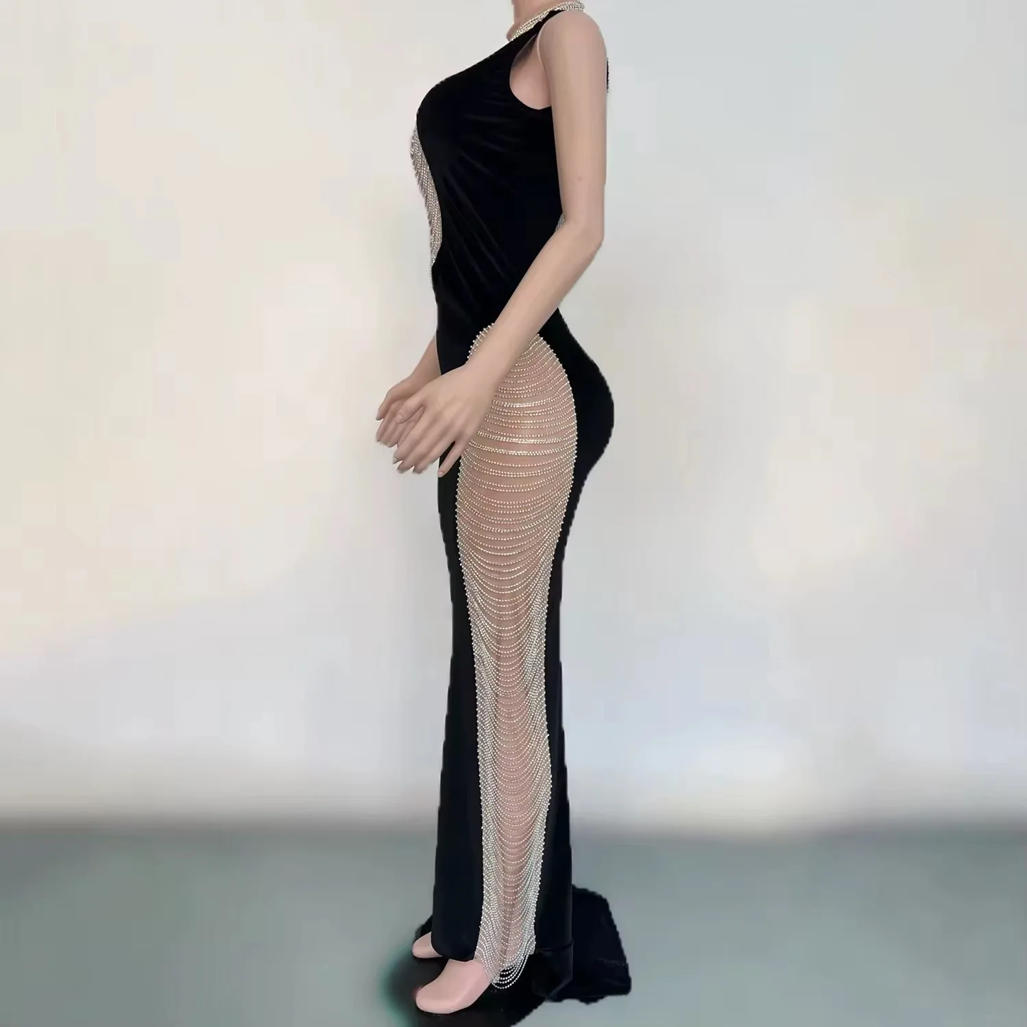 Women's Vintage Autumn Dress European American Hip-Wrapped Halter Empire Waistline Solid Pattern Above Knee-Length Model