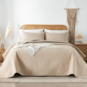 High Quality Home Use Microfiber Polyester Solid Quilts Bedspread Set