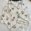 H3502 cachorro albaricoque [Conjunto de tres piezas con cuello en V]