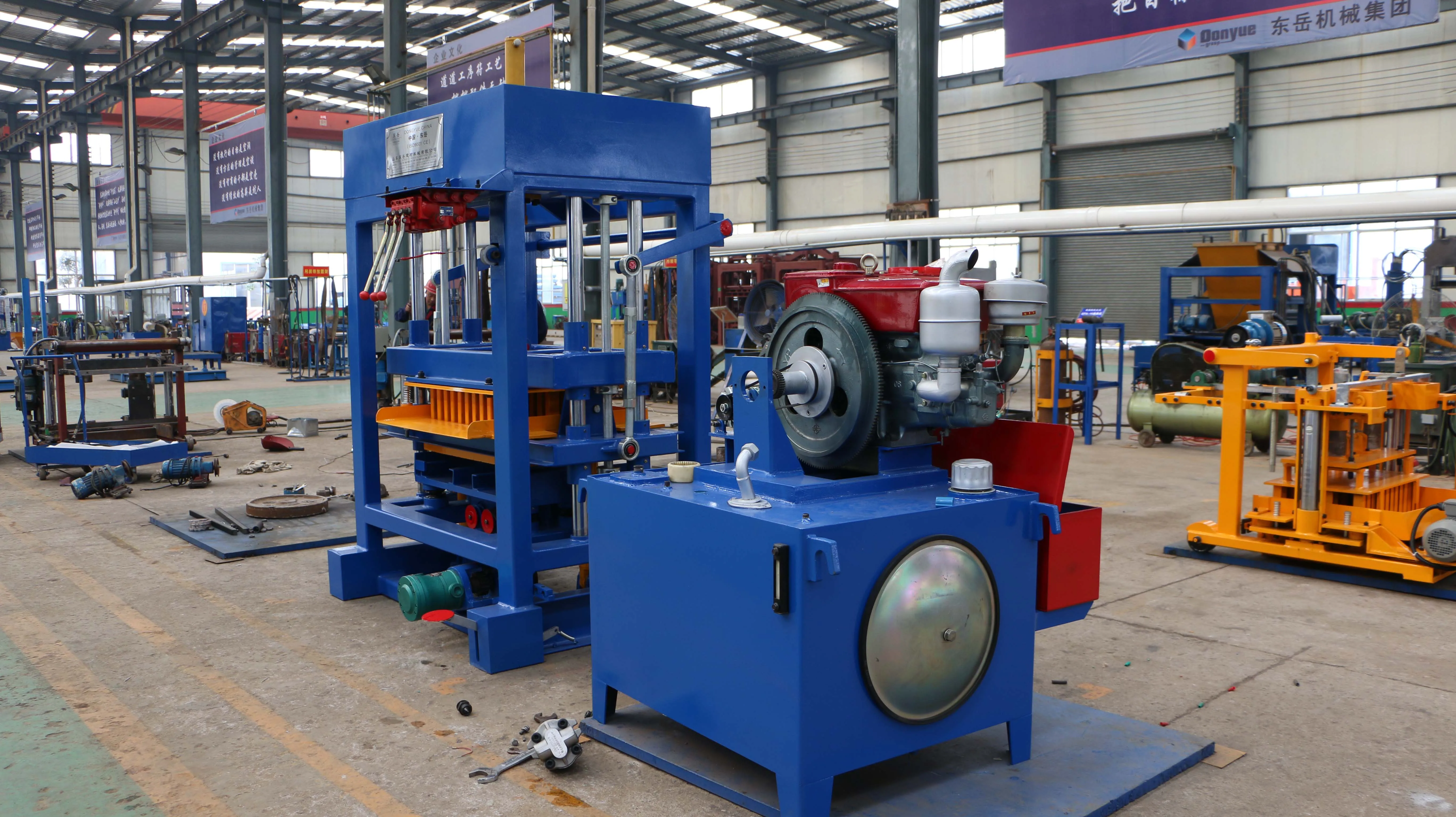 工厂价格铺路机制砖联锁制砖机械混凝土砌块机