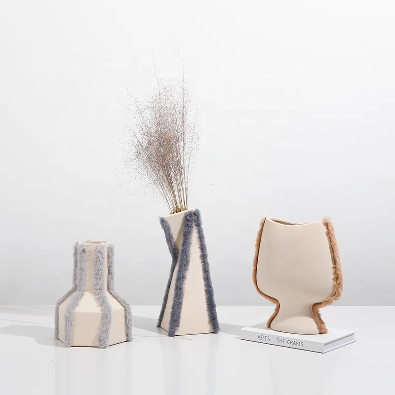 Flolenco Creative Design Velvety Edge Ceramic Flower Vase for Home Decor Modern Simple Home Decor Ceramic Vase