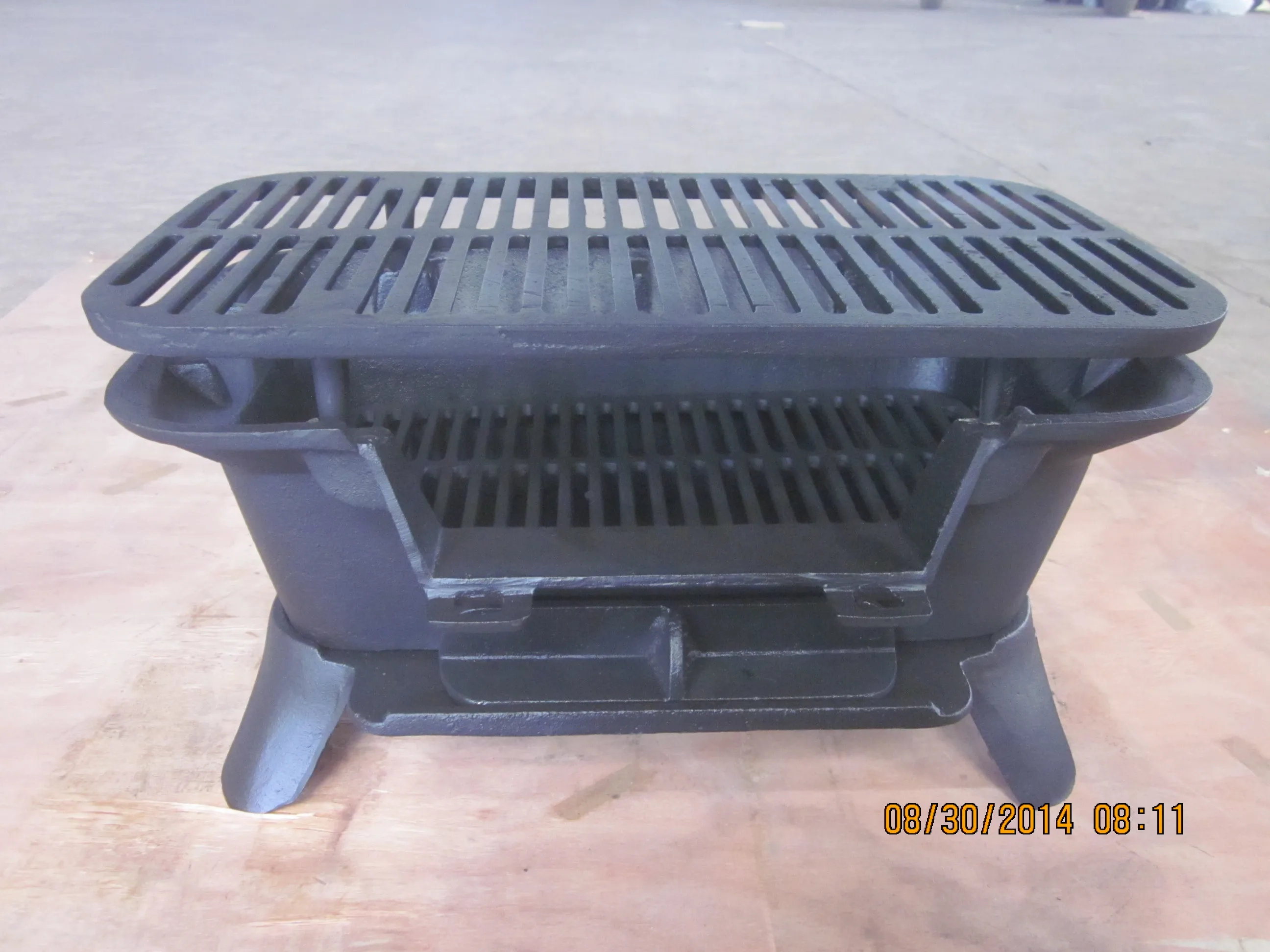 Lodge Sportsman's Hibachi-Style Charcoal Grill 