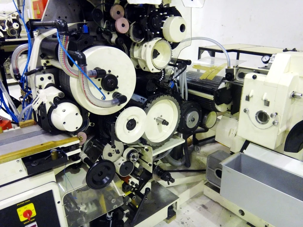 Сигарета машина для изготовления MK-8 D с макс. 15 табак высокоскоростная сигарета