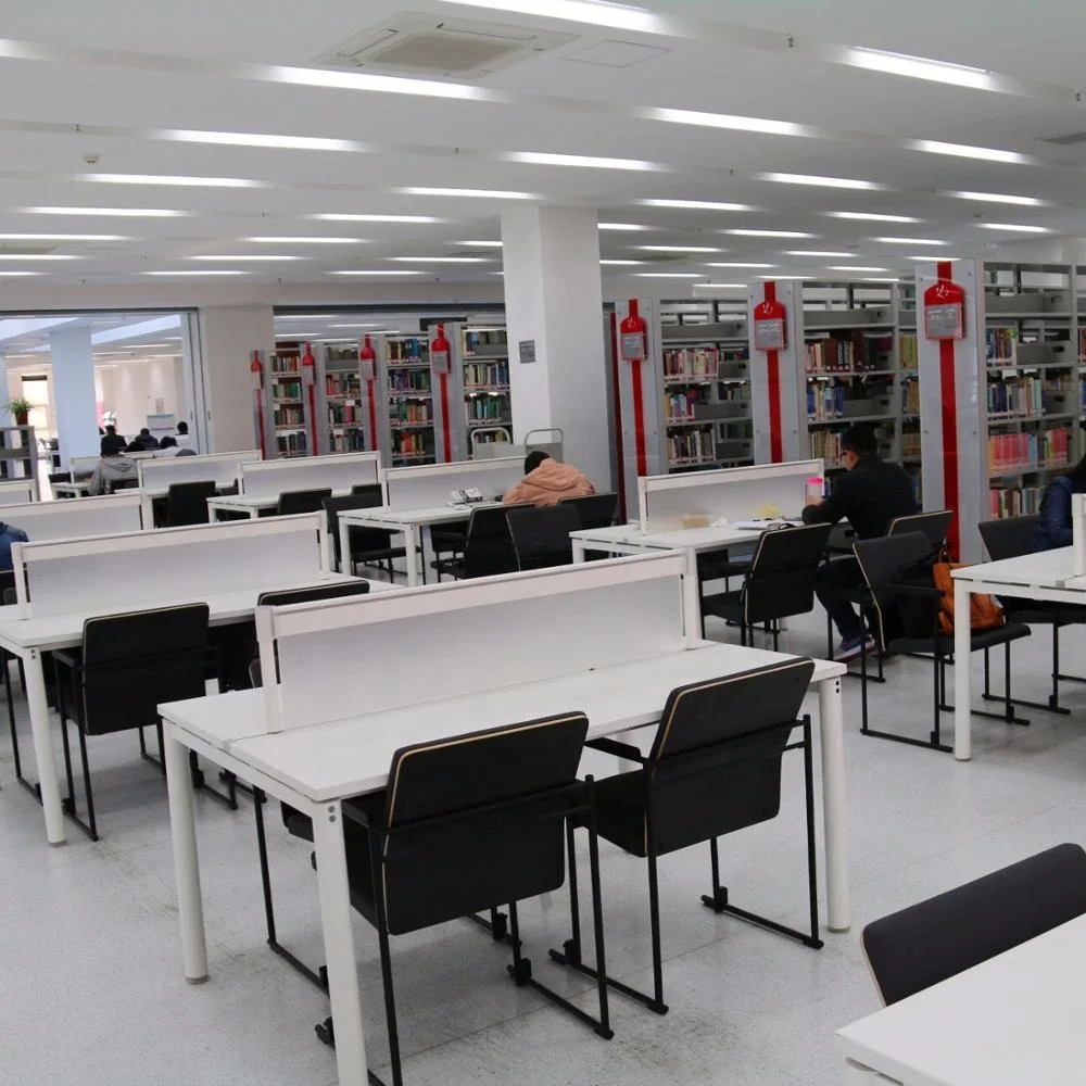 图书馆阅读桌,学校阅览室桌椅是简单,漂亮,质量很好