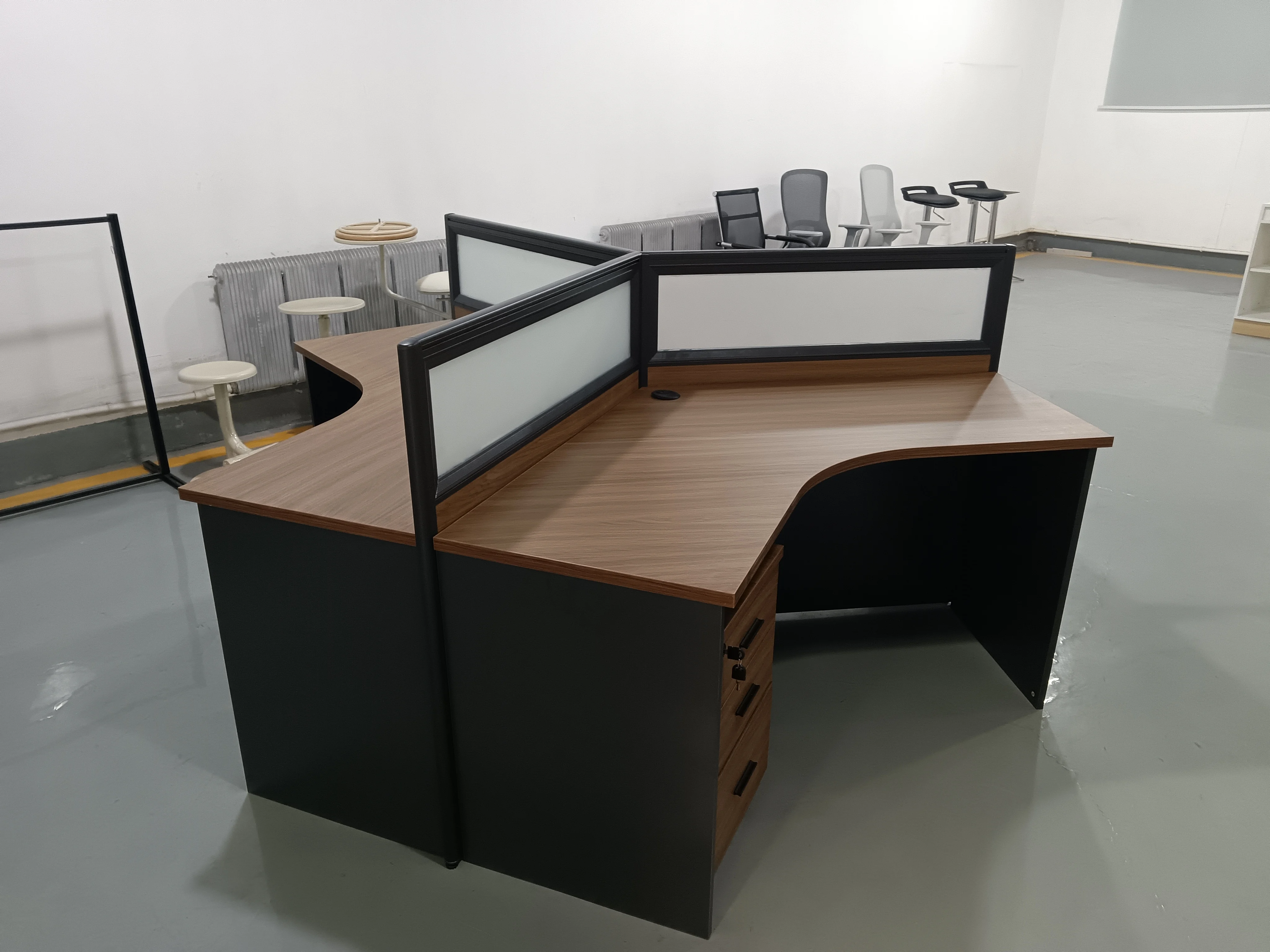 Office Cubicle 120 Degree 3 Seater Desk 3 Person Desk Staff Workstation