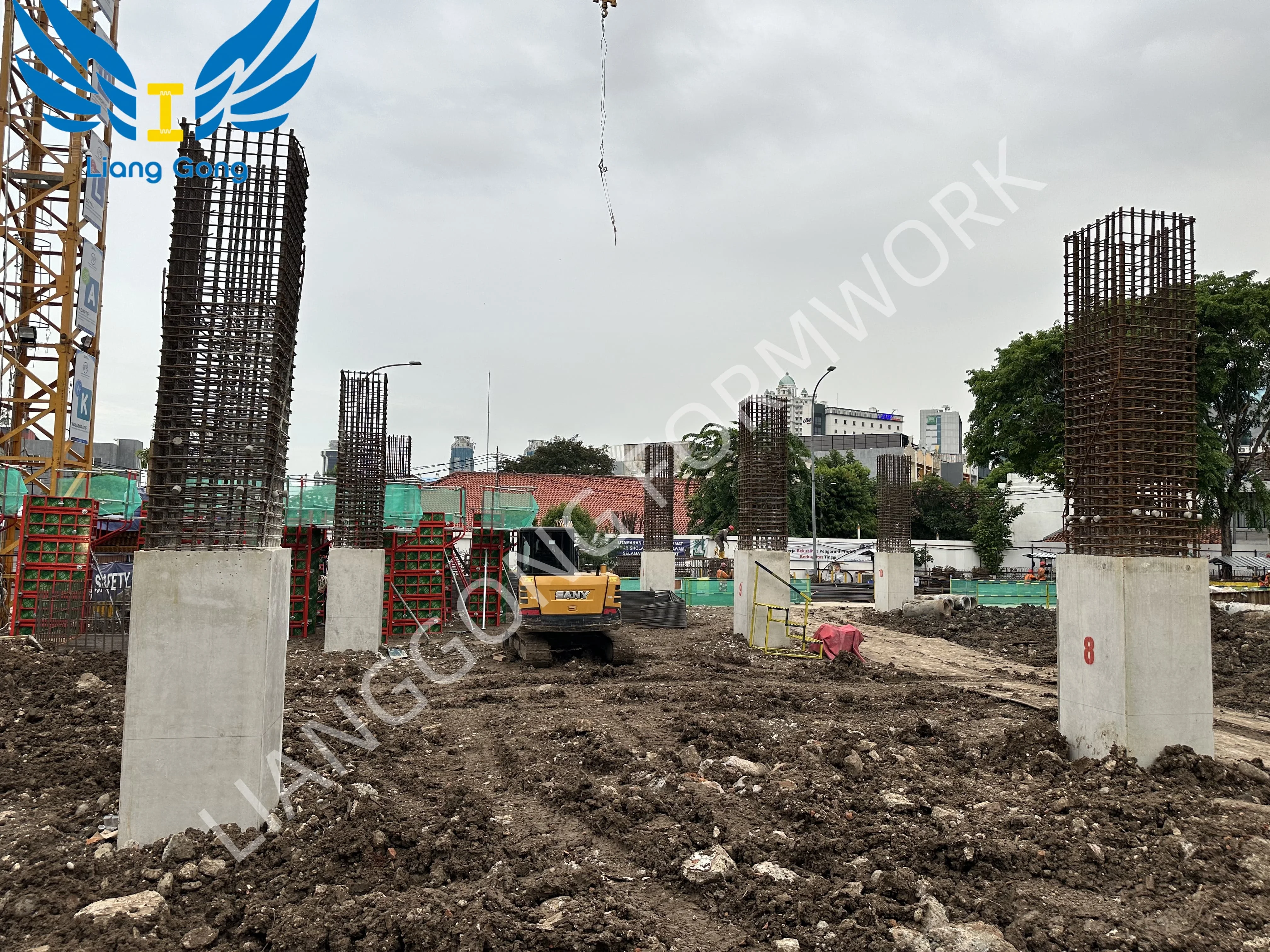 Lianggong High Efficiency and Reusable Column Formwork Adjustable Steel Frame for Concrete Casting Plywood Plastic Materials