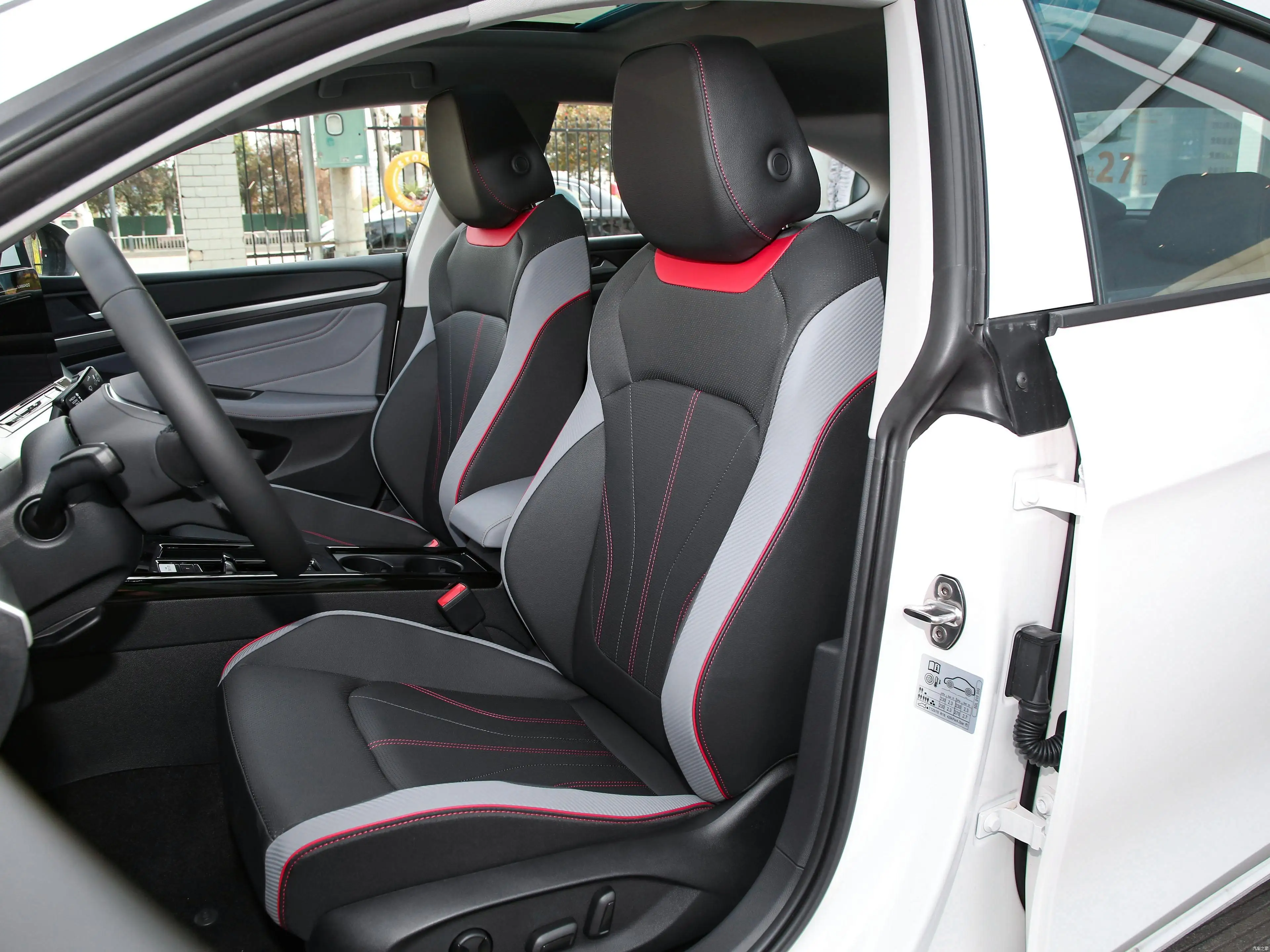 Cheap Price Volkswagen Vw Lamando L 1.4t 150hp L4 New Used And Salvage