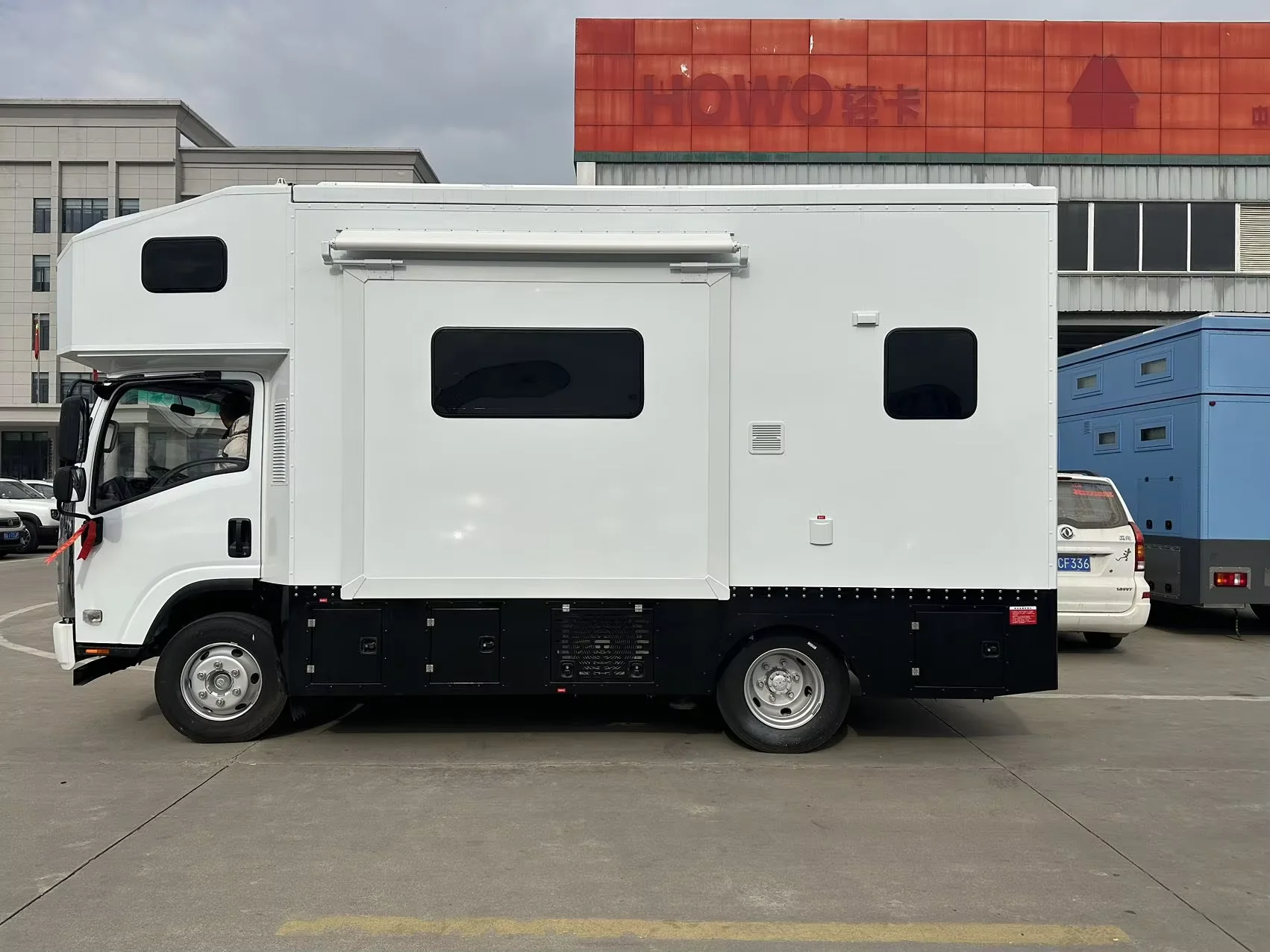 Isuzu 700P Lift Top Travel Trailer RV New Condition Manual Transmission ...