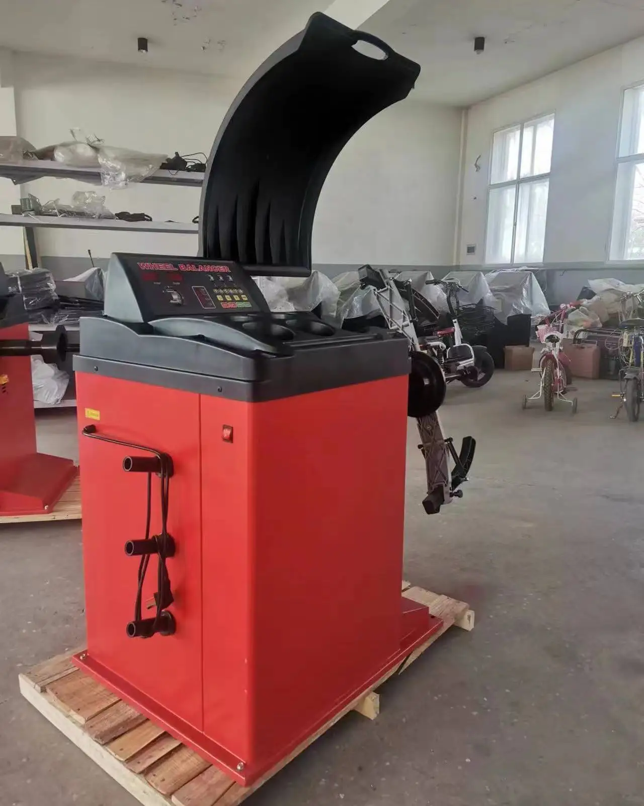 Качество машины Прямая фабрика! Универсальный балансир колес для мотоциклов и автомобилей 24-дюймовый шиномонтажный станок быстрая доставка!