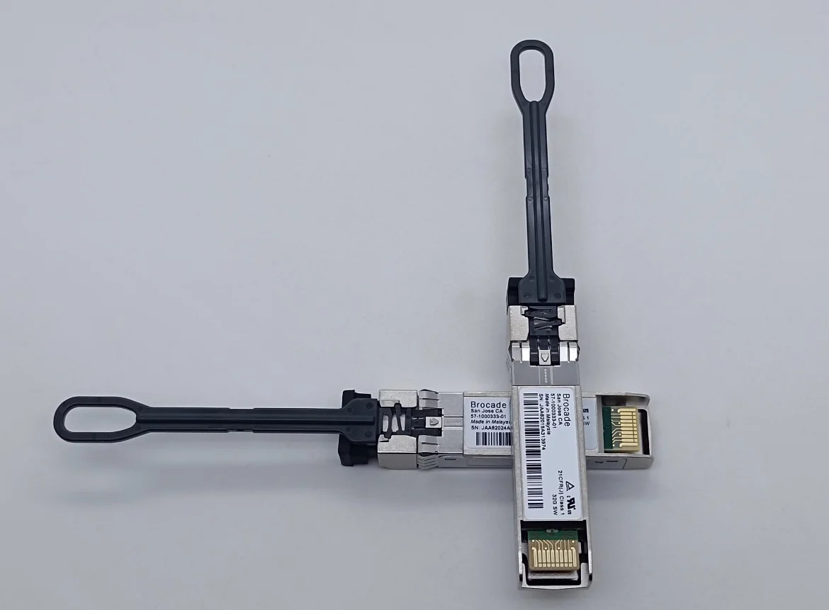 57-1000333-01 (оптический приемопередатчик) 32 Гбит/с SWL SFP + 100 м XBR-000212 оптический