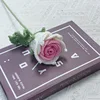 Blanco y rosa