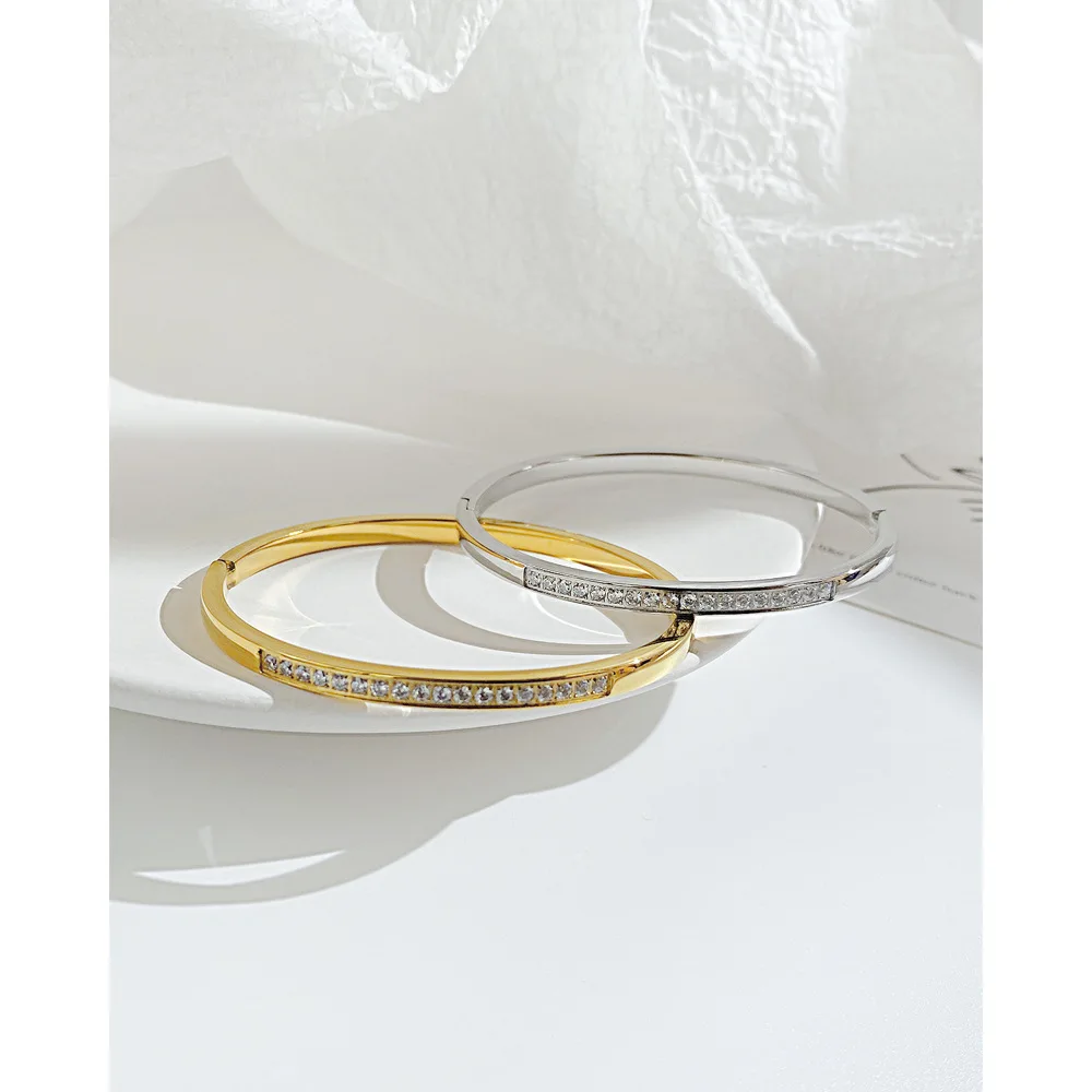 MECYLIFE Latest Design 2022 New Zircon Insert Stainless Steel Bangle 18k Gold Love Bangle Bracelet for WOMEN