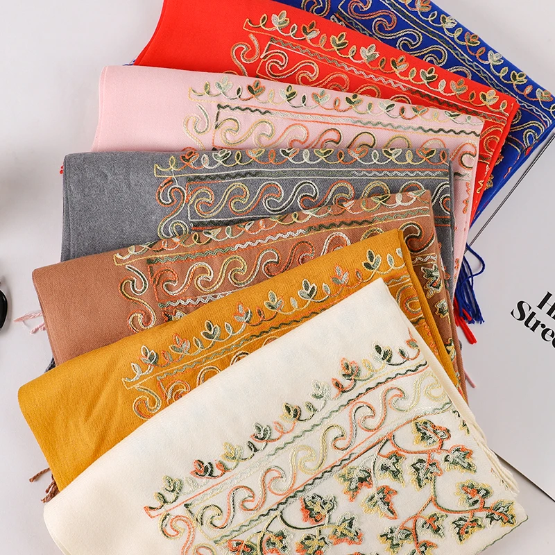 Chal pashmina de cachemir para mujer con bordado y borlas_voghion.com