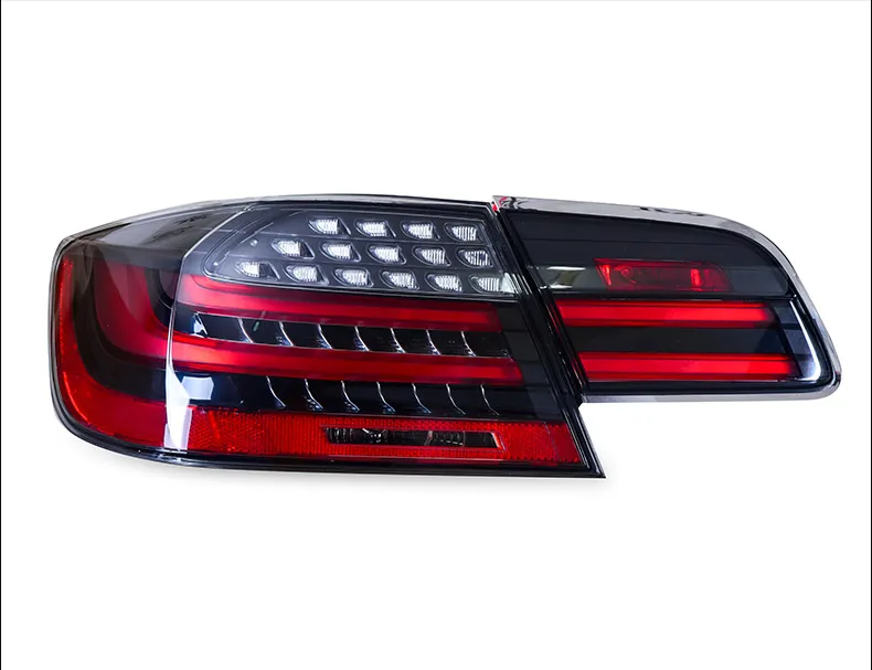 2006 bmw 330i tail lights