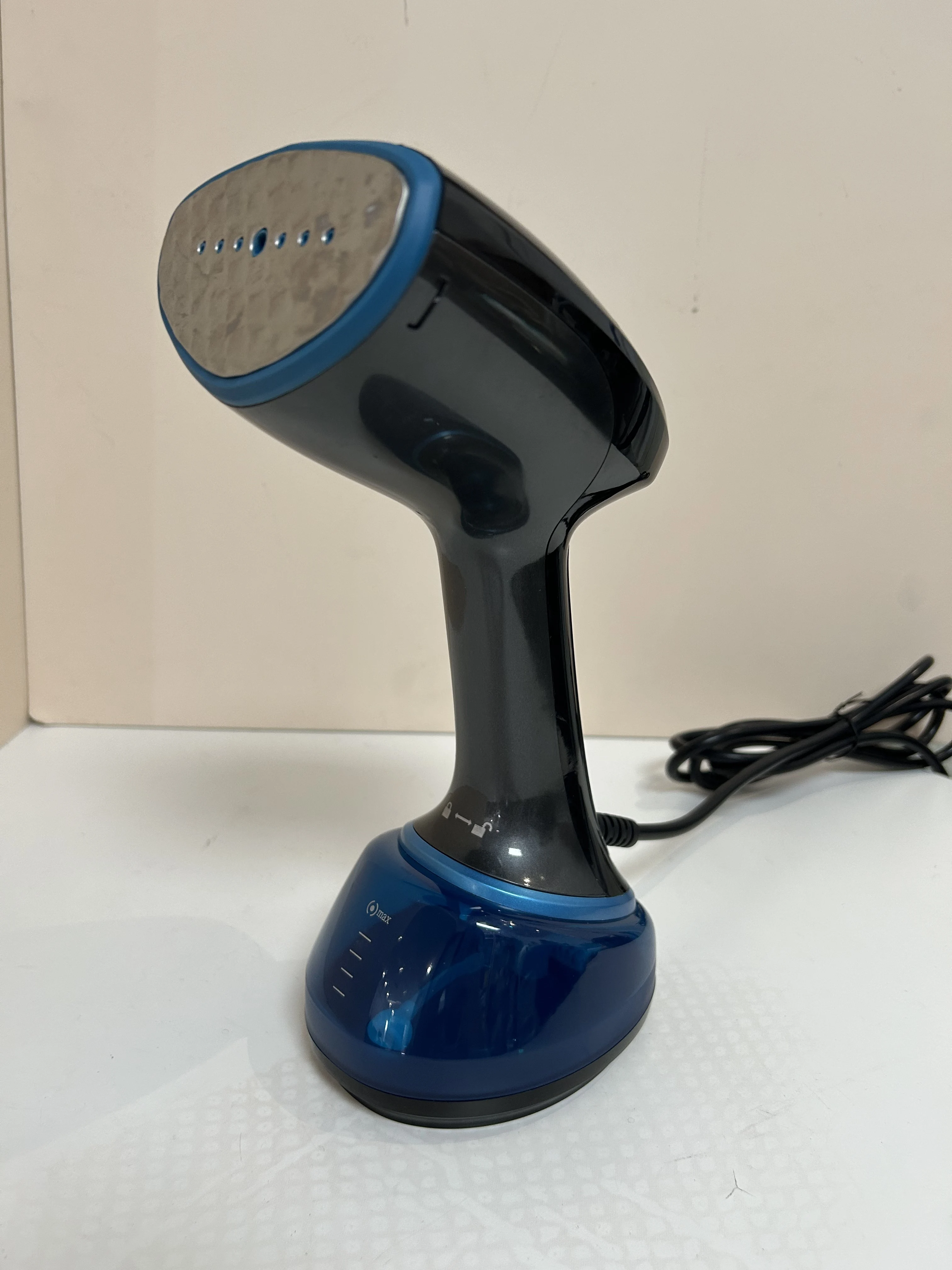 2026 Hot Sell Mini Portable Electric Household & Hotel Use 1700W ROHS Certified Steam Iron Garment Steamer