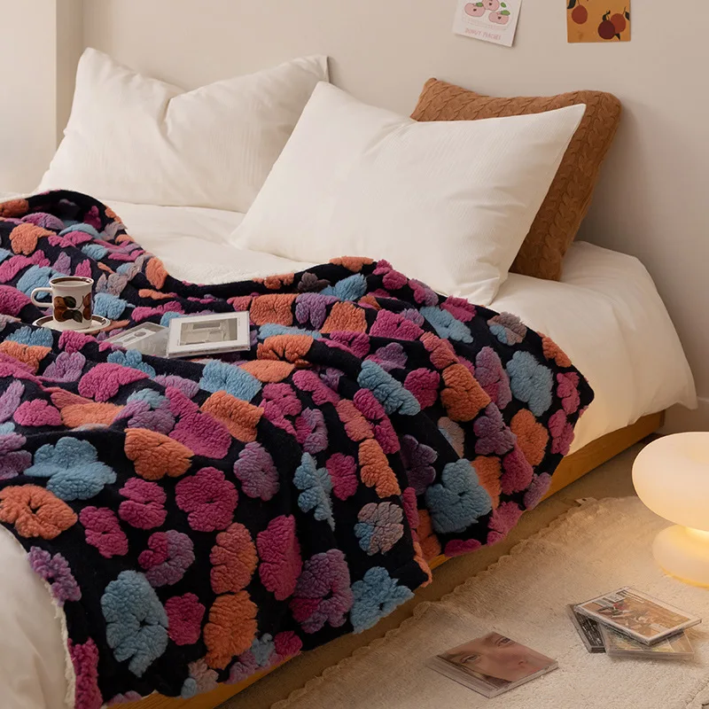 Korean Style Soft New Design Custom Jacquard Flower   Warm  Fleece  Sherpa Bonded Throw Blanket For decoration supplier