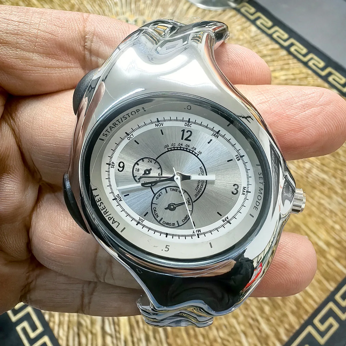 Vintage Y2K Retro Alloy Quartz Watch