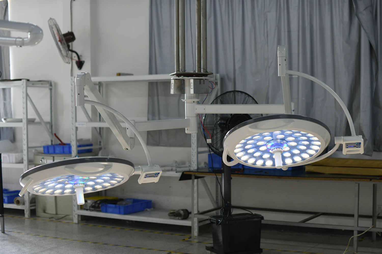 E500/500 Double Ceiling surgical light LED operating theater light Oper Led shadowless Lamp Operation Lighting factory