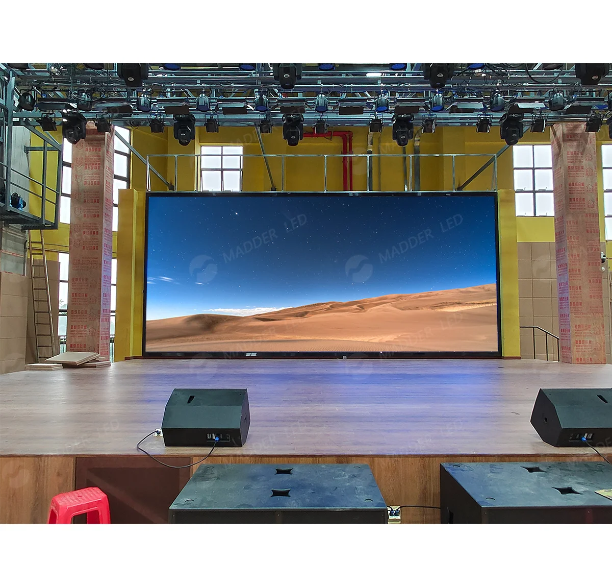 High Brightness Rental LED Display Good price Full Color OutdoorWaterproof Stage Backdrop LED Screen Wall for Stage Events
