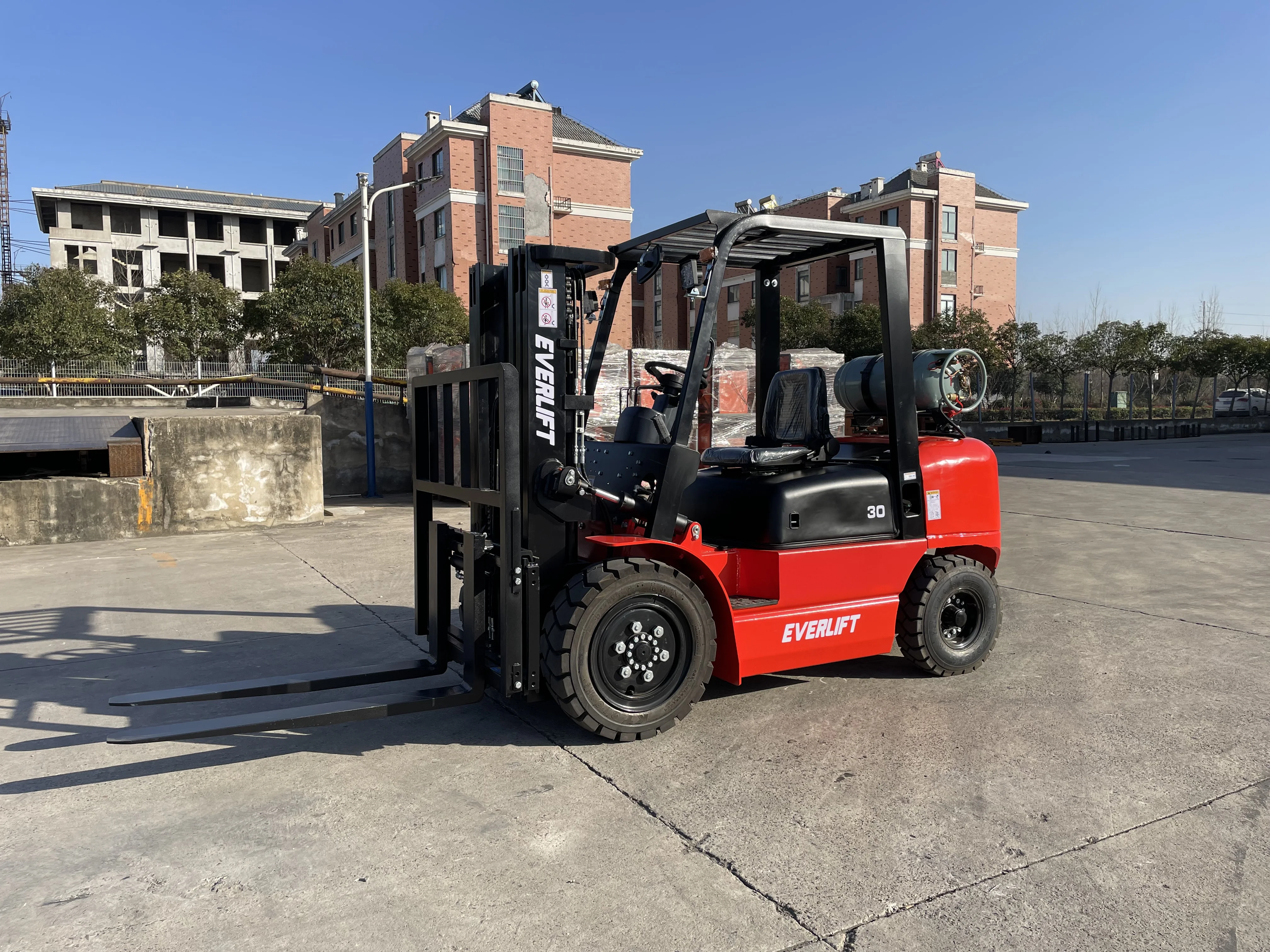Everlift Forklifts - Reliable LPG, Diesel & Gasoline Options