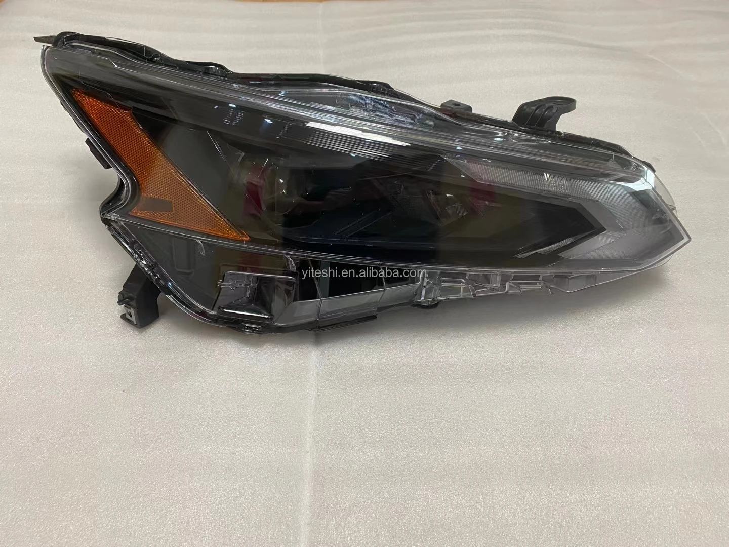 Car Body Kit Head Lamp Head Light For Nissan Altima Car