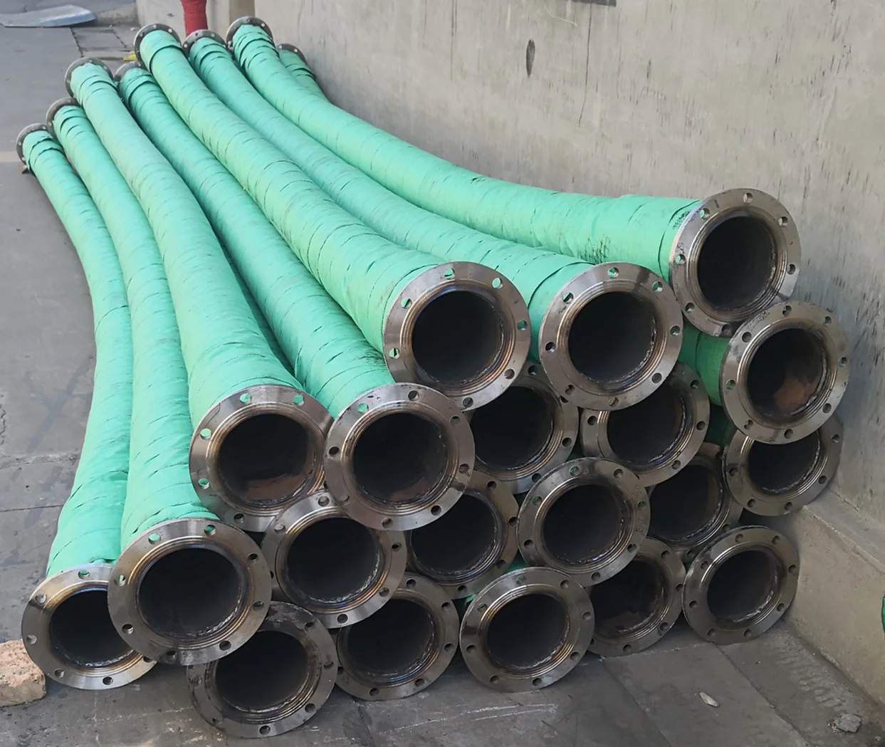 Large Diameter Rubber Hose Is Resistant To High Temperature And Durable