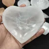 В форме сердца чаша