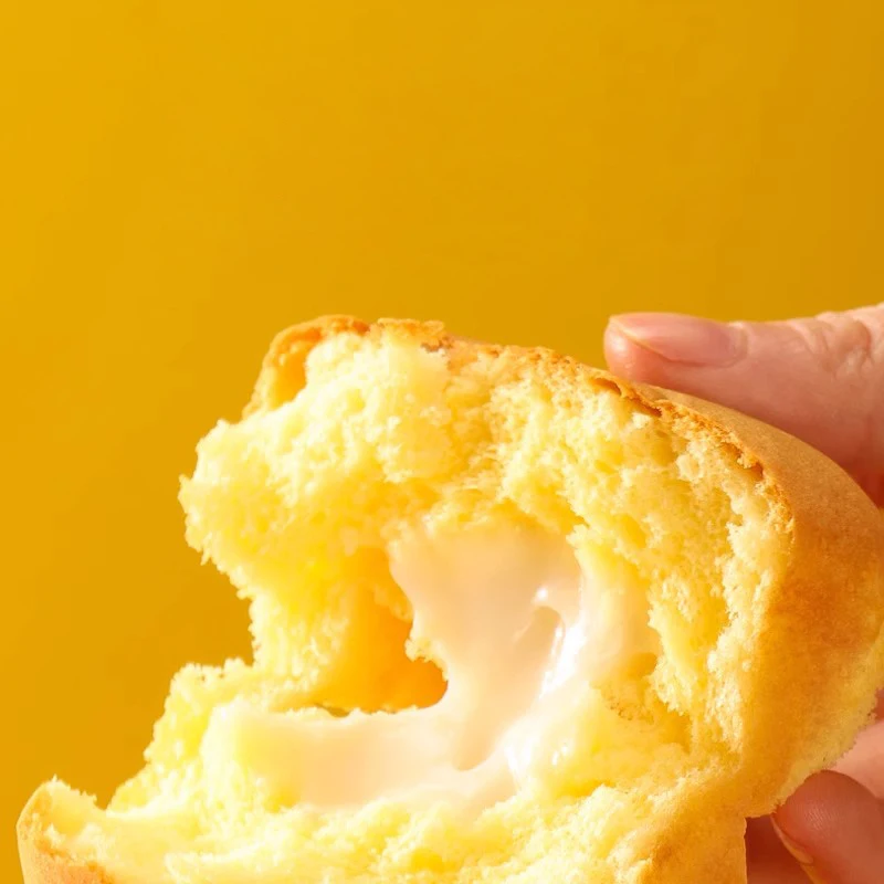 New Arrival Chinese Soft Cream Flavor Stuffed Egg Cake Sponge Cake Breakfast Snacks Tea Cakes Pastry Cream Box 300g Wholesale