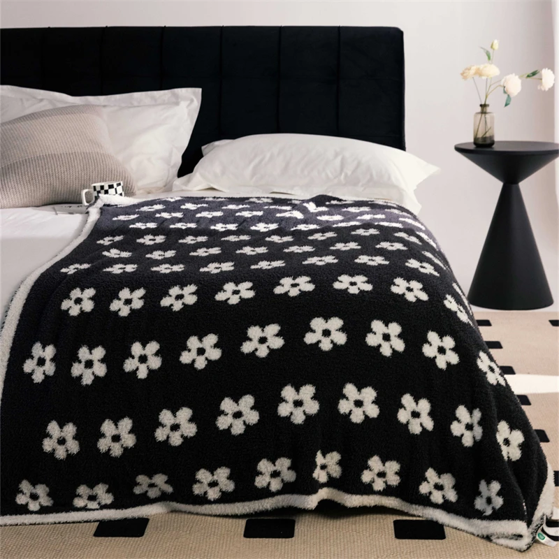 Factory new daisy  Chunky Polyester Soft Comfortable Knitted Throw Blanket for bed sleeping  PLD factory