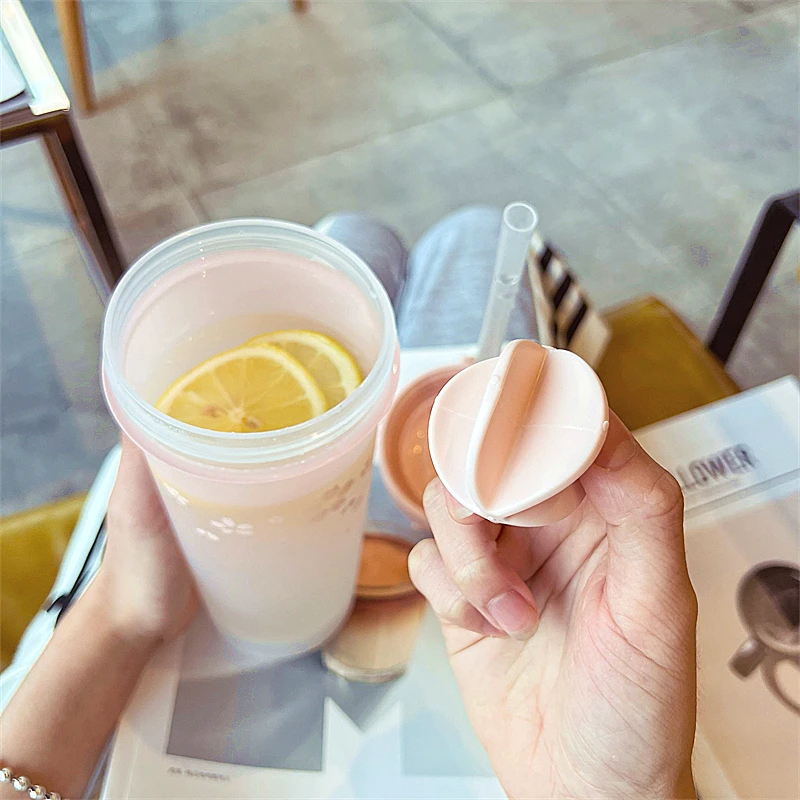 800ml Frosted Cute Shake Cup Portable Sports Couple Workout Cup With Straw Wholesale